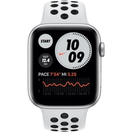 Apple Watch (Series 6) Septembre 2020 44 mm - Aluminium Argent - Bracelet Sport Nike Platine pur/Noir