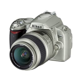 Reflex - Nikon D40 Gris + Objectif Nikon AF-S DX Nikkor 18-55mm f/3.5-5.6G ED II