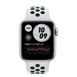 Apple Watch (Series 7) 2021 GPS 45 mm - Aluminium Blanc - Bracelet sport Nike Blanc