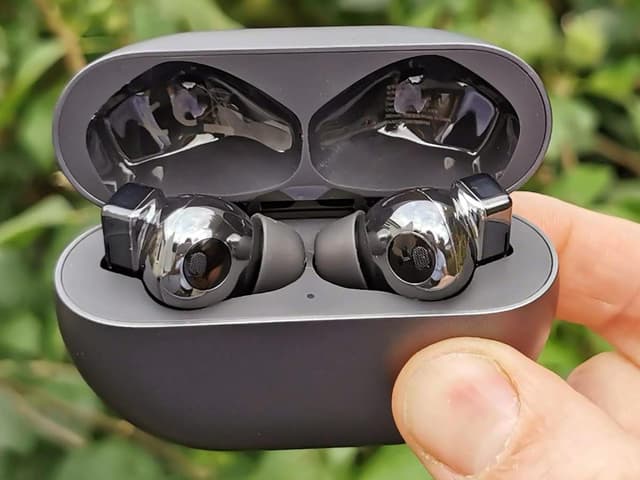 Boitier Airpods Tout Ce Que Vous Avez Envie De Savoir En 11 Questions Back Market