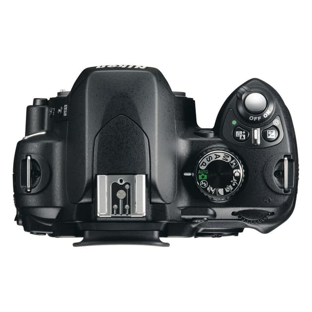 Nikon D3200 + Nikon AF-S DX 18-55mm f/3.5-5.6G VR
